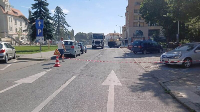 Acces auto limitat sâmbătă în centrul municipiului Alba Iulia din cauza extinderii benzilor de circulație