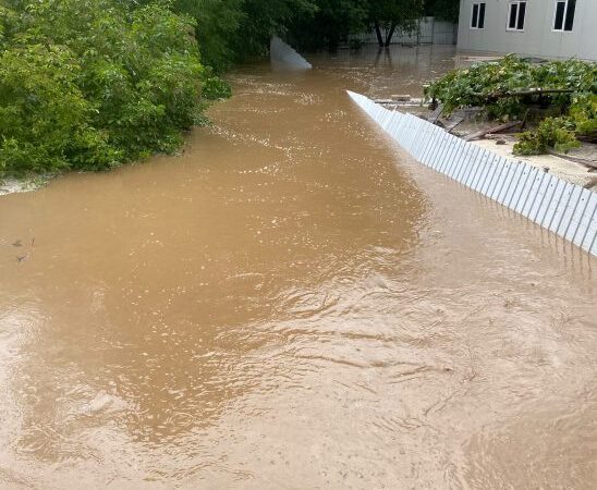 Alertă RO-Alert în Neamț: furtuni, grindină și gospodării inundate