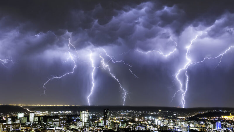 Avertizare meteo: ploi și vijelii în țară