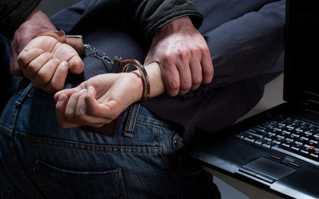 Bărbat de 30 de ani reținut preventiv pentru violență domestică. Incidente repetate în Germania și România