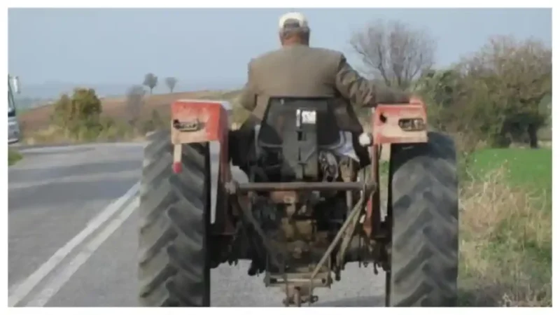 Bărbat din Cetea, în vârstă de 65 de ani, investigat de poliție: Conducea fără permis un tractor cu remorcă neînregistrată
