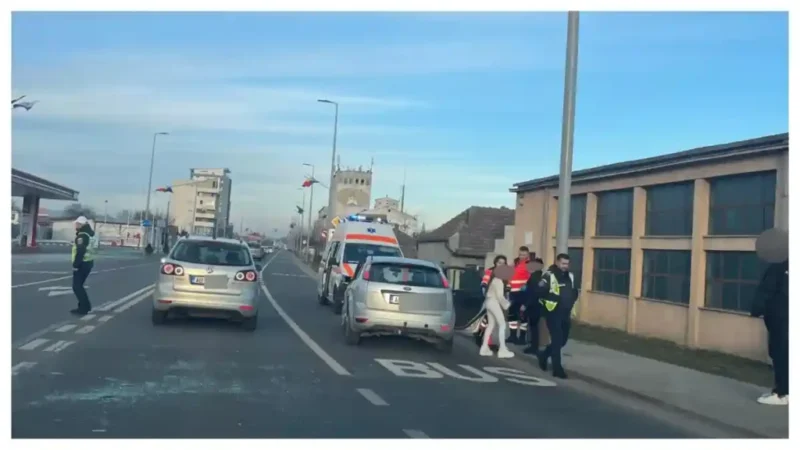 Coliziune pe Bulevardul Ferdinand din Alba Iulia: Intervenție a pompierilor pentru trei autoturisme implicate