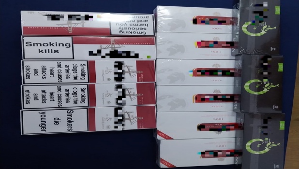 Confiscări pe Aeroportul Târgu Mureș: 14 cartușe de țigări reținute de autoritățile vamale