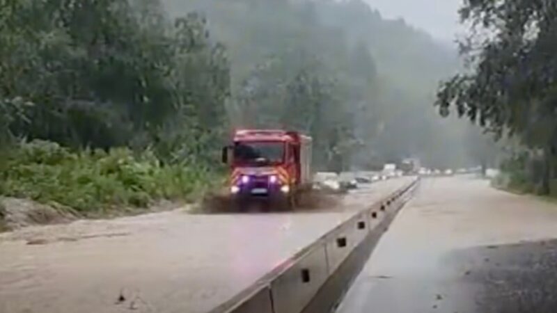DN 1 Complet Blocat între Comarnic și km 100: Inundații Masive pe Ambele Sensuri de Circulație