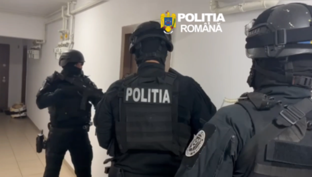 Doi bărbați pretinzându-se „meseriași”, reținuți după ce au înșelat un pensionar din Brașov de 30.000 de lei