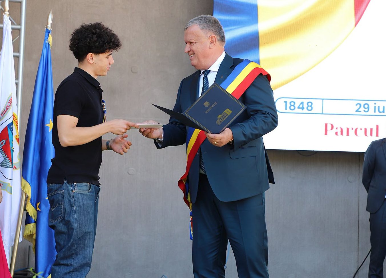 Elev vâlcean premiat de primar