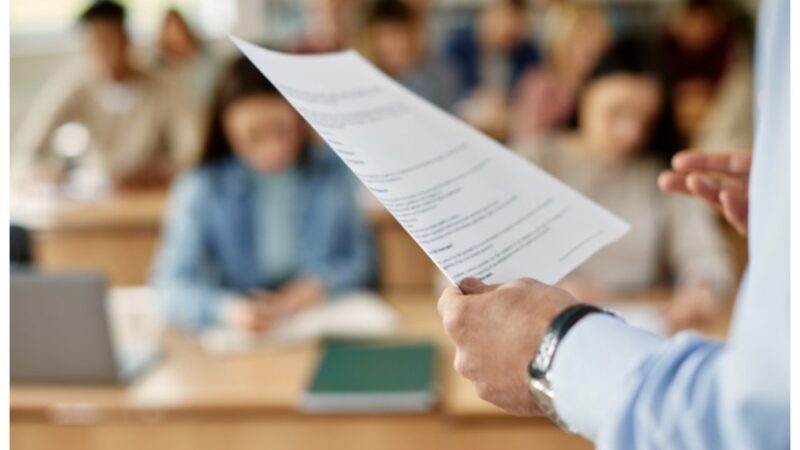 Elevii cu nota maximă la Bac și Evaluarea Națională, premiați financiar de Ministerul Educației