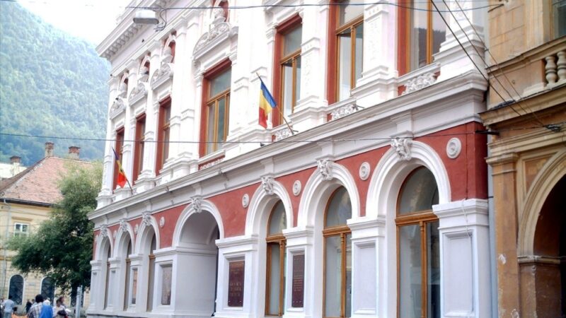 Expoziția „Zbor Estival” de sculptură și pictură debutează la Centrul Cultural Reduta