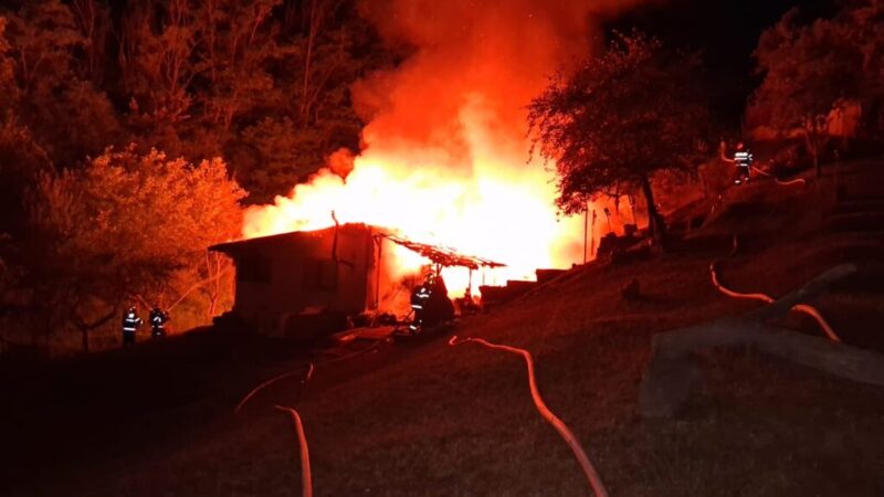 Incendiu devastator la Râmnicu Vâlcea