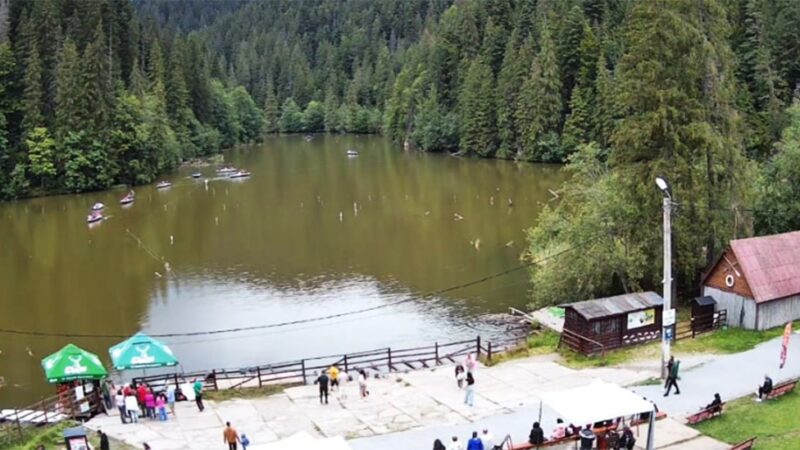 Lacul Roșu: Anul 2026, bărci fără aviz