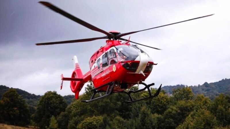 Patru alpiniști au căzut aproximativ 10 metri după cedarea corzii de siguranță în zona Bușteni. Intervenție complexă pentru salvamontiști și echipajele DSU