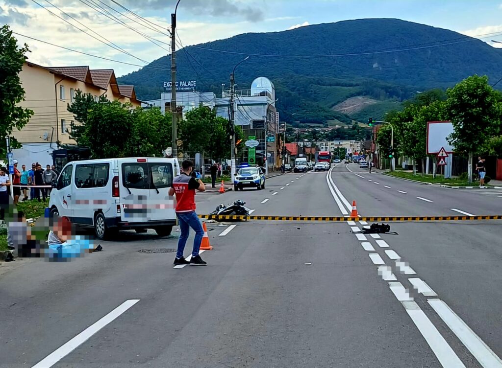 Tragedie pe DN1 la Codlea: Un tânăr de 20 de ani a decedat, iar fratele său geamăn a fost rănit