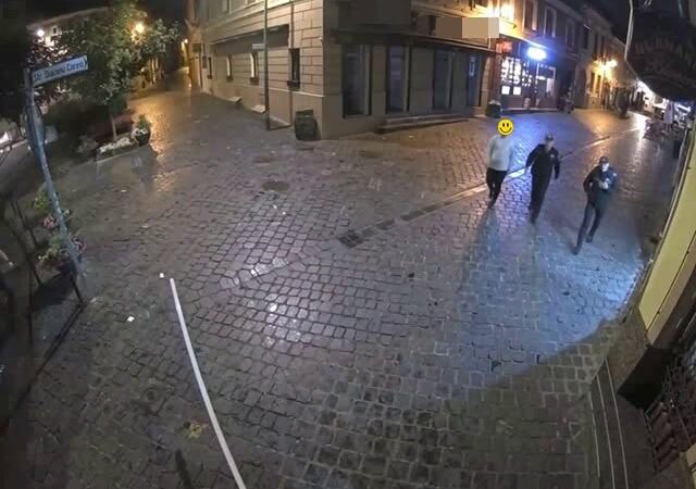 Turiști străini opriți de Poliția Locală Brașov înainte de a vandaliza spațiul public