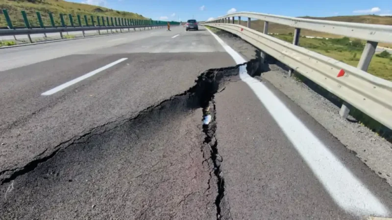 VIDEO | Ministerul Transporturilor propune soluții pentru menținerea traficului pe autostrada A10 Sebeș-Turda. CNAIR solicită clarificări