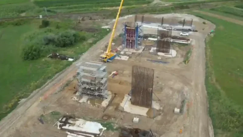 VIDEO | Progres semnificativ pe Autostrada A13 Sibiu-Făgăraș: Tronsonul Arpașu de Jos – Sâmbăta de Sus ajunge la 44% finalizare