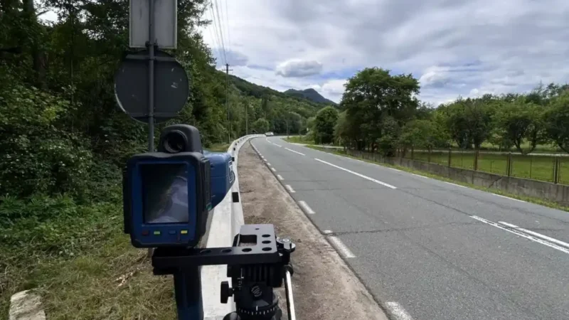 31 iulie 2026 | Polițiștii rutieri din Alba utilizează sistemul e-SIGUR pe drumurile județene: Zonele cu risc rutier, sub atenție