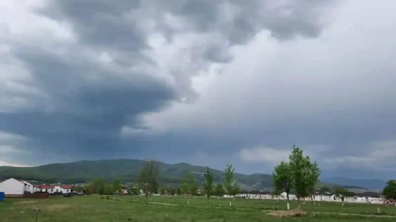 7 august 2026 | Alertă de furtună în Alba: Averse puternice, fulgere și grindină. RO-ALERT emis pentru localitățile afectate