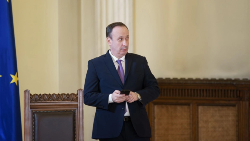 Adrian Câciu lansează un atac vehement la adresa lui Ilie Bolojan: „Demisul, lacrimogen! Senatorul, jemanfișist!”. Dispută privind jaloanele PNRR