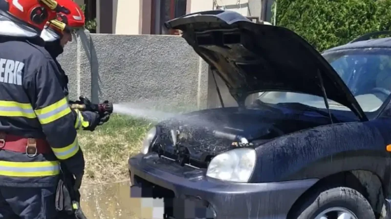 Autoturism în flăcări la Cistei: Intervenție promptă a pompierilor din Blaj și Mihalț