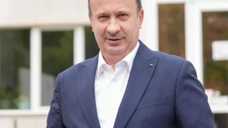 Câciu critică dur pe Bolojan pentru acuzațiile aduse românilor care merg la mare