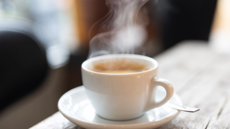 Câte cești de cafea putem consuma fără riscuri pentru inimă: Momentul optim pentru a ne opri