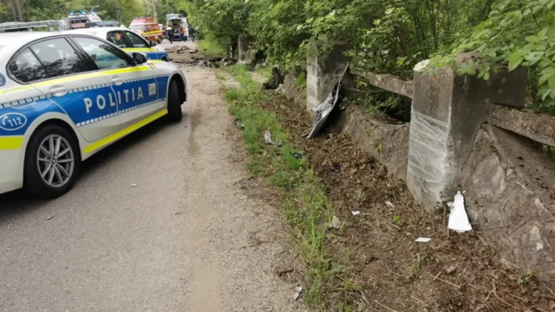 Coliziune între motocicletă și autoturism la Vălișoara, Alba