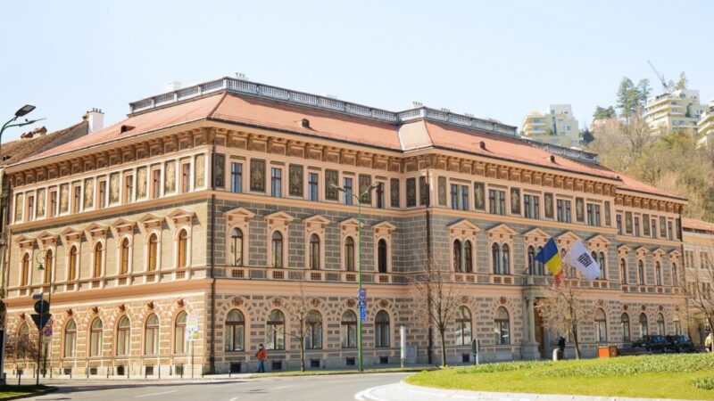 Creștere semnificativă a numărului de candidați la UNITBV: 14 din 18 facultăți înregistrează o creștere a locurilor confirmate