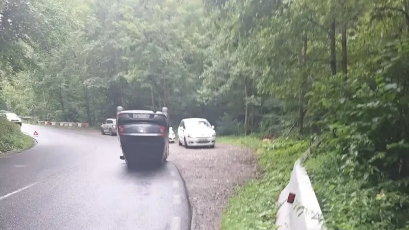 FOTO | Un nou incident rutier la Bucium Cerbu: O altă mașină răsturnată în zona Dealul Mare