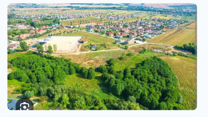 O oportunitate interesantă a apărut pe piața imobiliară din Alba-Iulia. Un teren intravilane de 340 de metri pătrați este scos la vânzare la prețul de 39.000 de euro, preț negociabil.