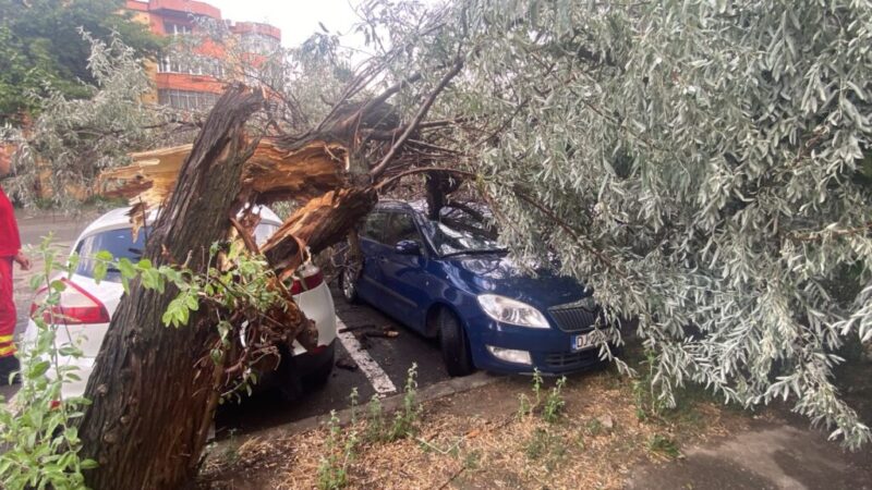 Minifurtuna lovește Craiova: două autoturisme avariate
