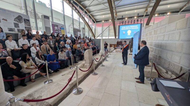 Municipalitatea premiază elevii din Alba Iulia și profesorii lor pentru performanțe la olimpiade naționale