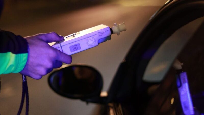 Poliția a identificat peste 200 de șoferi sub influența alcoolului și drogurilor în acțiuni speciale desfășurate în weekend