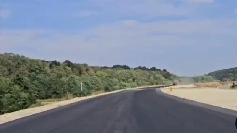 Primii kilometri de asfalt pe secțiunea Margina – Holdea a Autostrăzii A1