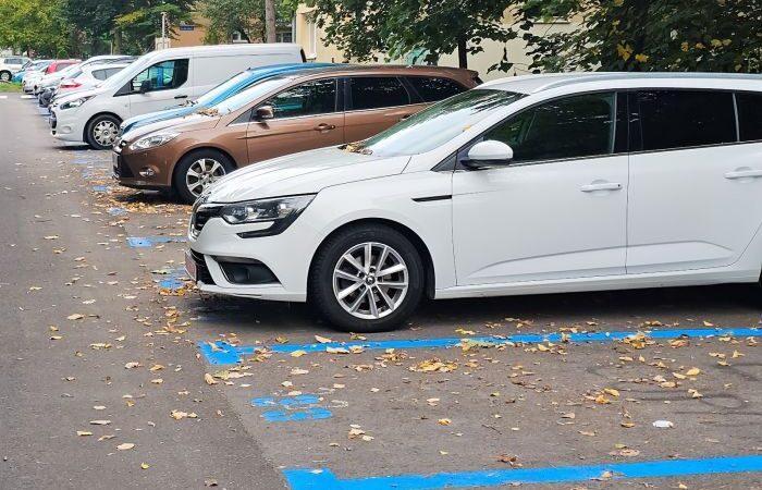 Reguli de parcare revizuite de autoritățile din Sfântu Gheorghe