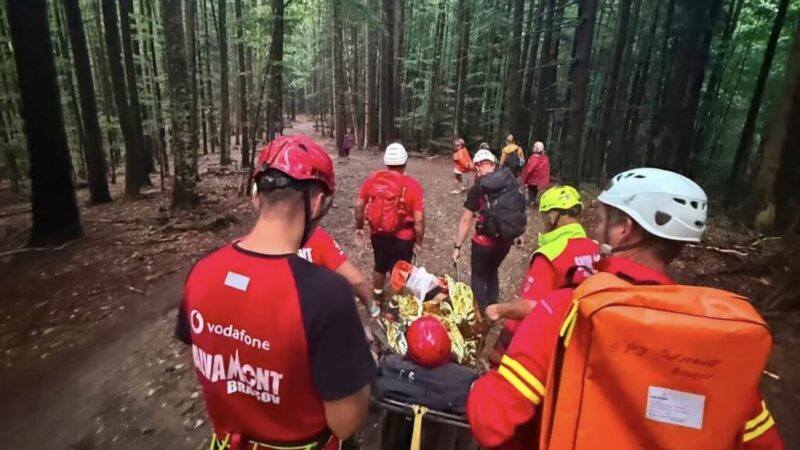 Salvamont Brașov în acțiune: Două intervenții simultane pentru turiști accidentați în Munții Făgăraș și Ciucaș