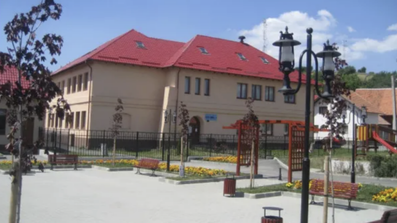 Școala din Tohanu Nou va beneficia de mansardare și modernizare prin fonduri europene. ADR Centru a dat undă verde unui proiect de investiții de 7,9 milioane de lei