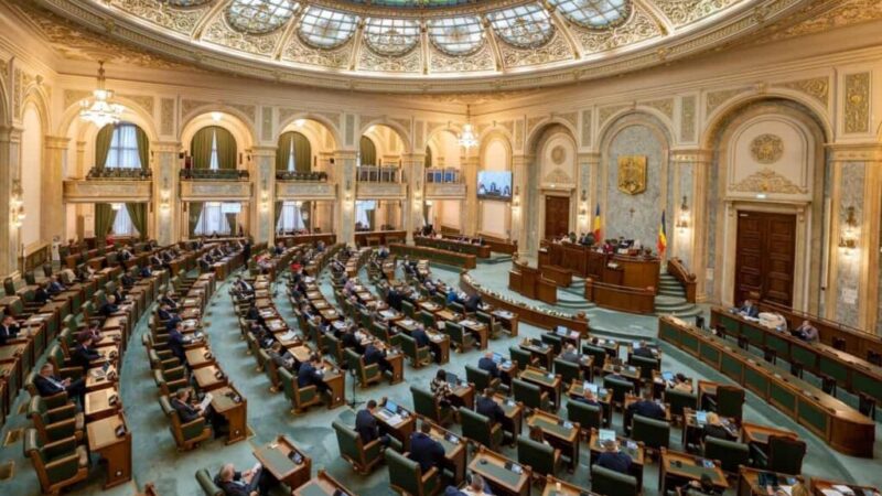 Senatul protejează mii de consilieri locali de incompatibilitate, eliminând prevederile controversate