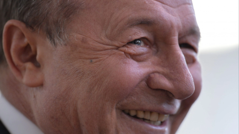 Traian Băsescu se autoproclamă ironic cel mai potrivit premier