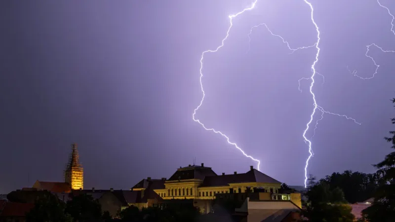 5 septembrie 2026 | Avertizare Cod Galben de vreme severă în Alba: Alertă imediată pentru Aiud, Blaj, Ocna Mureș, Teiuș și alte localități. Detalii