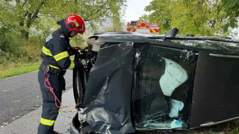 Accident pe DJ 107M: Mașină răsturnată între Colțești și Rimetea