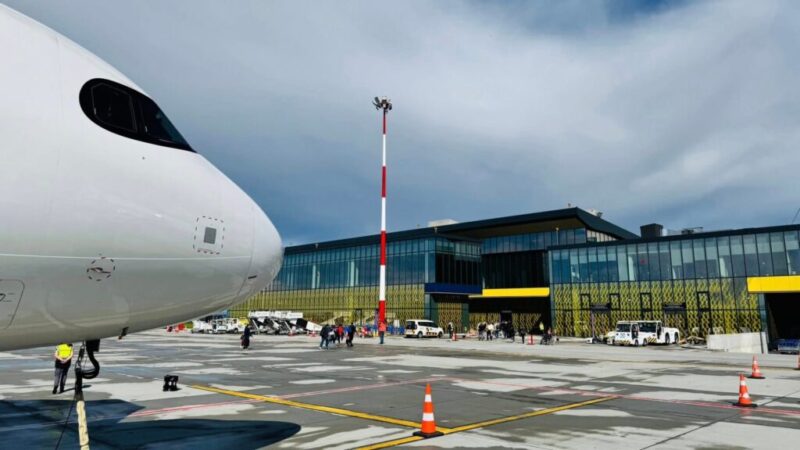 Aeroportul Internațional Brașov își întărește securitatea cibernetică printr-un contract de peste 47.000 de lei
