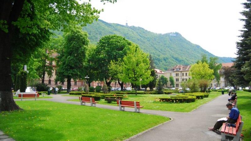 Arhitecții din Brașov solicită transparență și studii detaliate pentru proiectul parcării subterane din Parcul Central