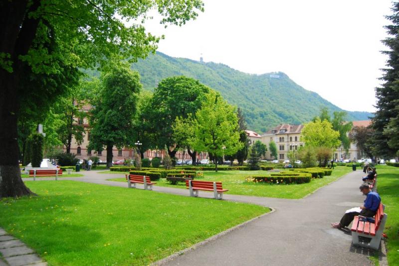 Arhitecții din Brașov solicită transparență și studii detaliate pentru proiectul parcării subterane din Parcul Central