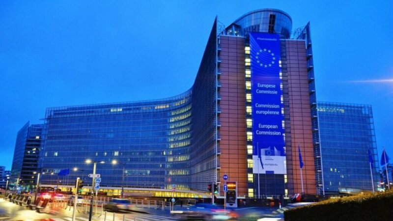 Comisia Europeană avertizează 18 state pentru netranspunerea Directivei AML