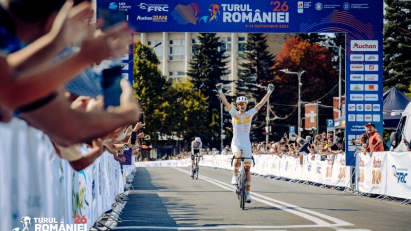 FOTO După debutul din Republica Moldova, Turul României s-a întors pe teritoriul românesc cu etapa 2, Iași – Piatra-Neamț. Cine a preluat tricoul galben