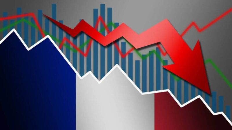 Franța se confruntă cu provocări majore în gestionarea datoriilor suverane, costurile de împrumut atingând niveluri record din 2008