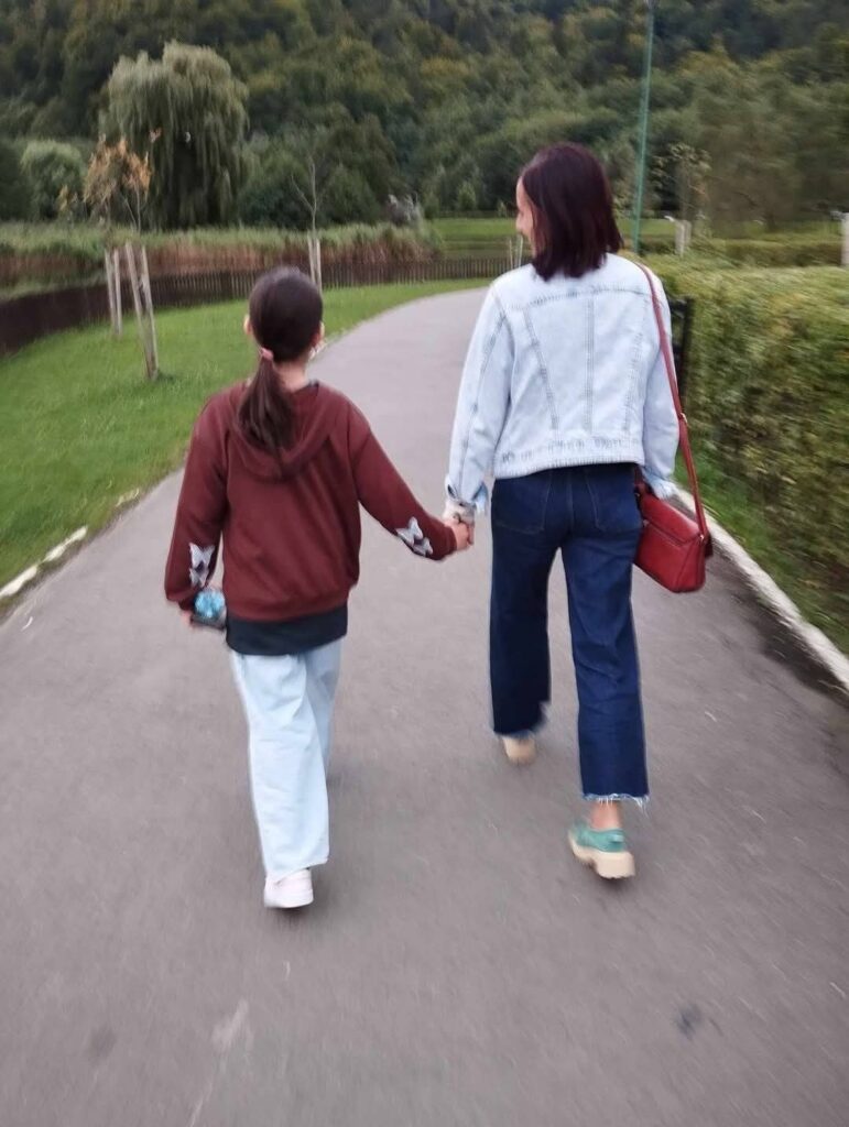 Lupta unei mame din Brașov cu sindromul Ehlers-Danlos