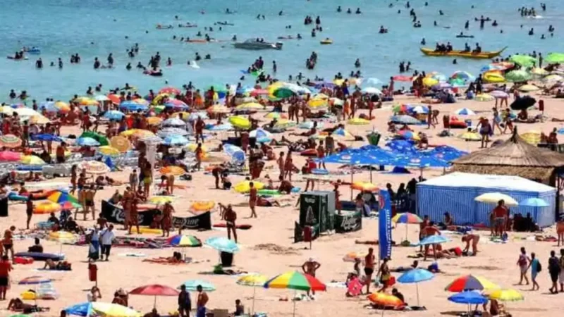 Programul „Litoralul pentru Toți” a debutat: Reduceri la tarife pentru turiști în extrasezonul din 2026. Unde găsești cele mai mici prețuri