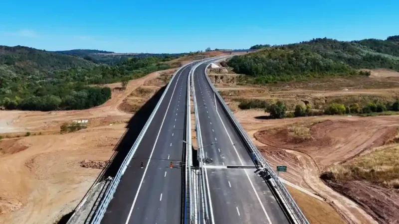 Progres semnificativ pe un tronson cheie al Autostrăzii A3: 42 km ar putea fi inaugurați cu trei luni înainte de termen