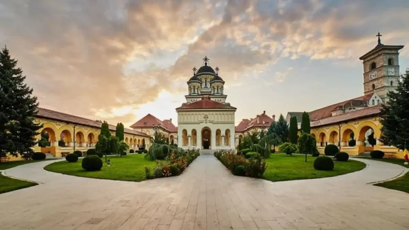 Sărbătoarea Înălțării Sfintei Cruci 2026 la Catedrala Ortodoxă din Alba Iulia: Detalii complete ale programului liturgic